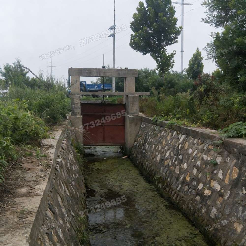 河津石砌渠道红色闸门