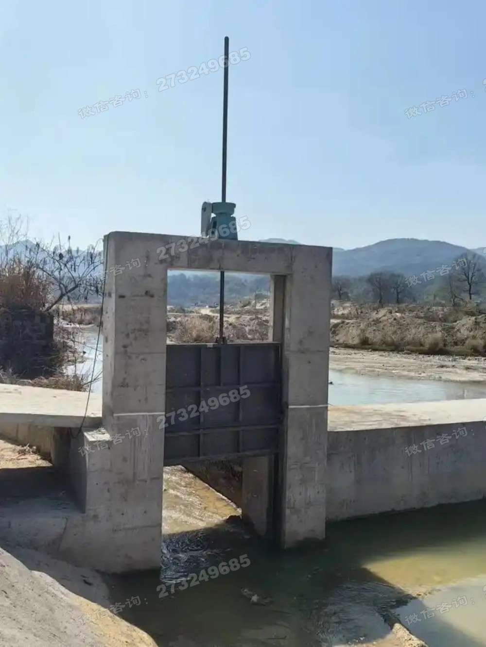 青浦河道黑色铸铁闸门